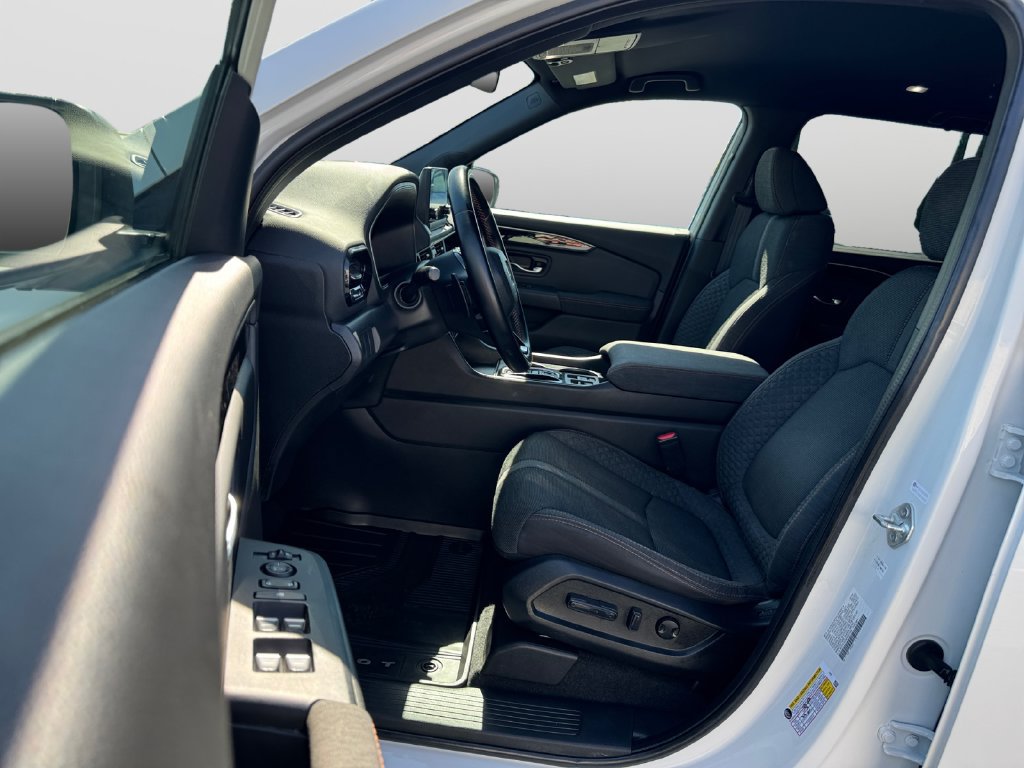 Used 2023 Honda Pilot Sport image 10