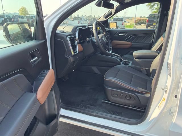 Used 2024 GMC Canyon AT4 w/ Canyon Safety Plus Package AWD/4WD image 11