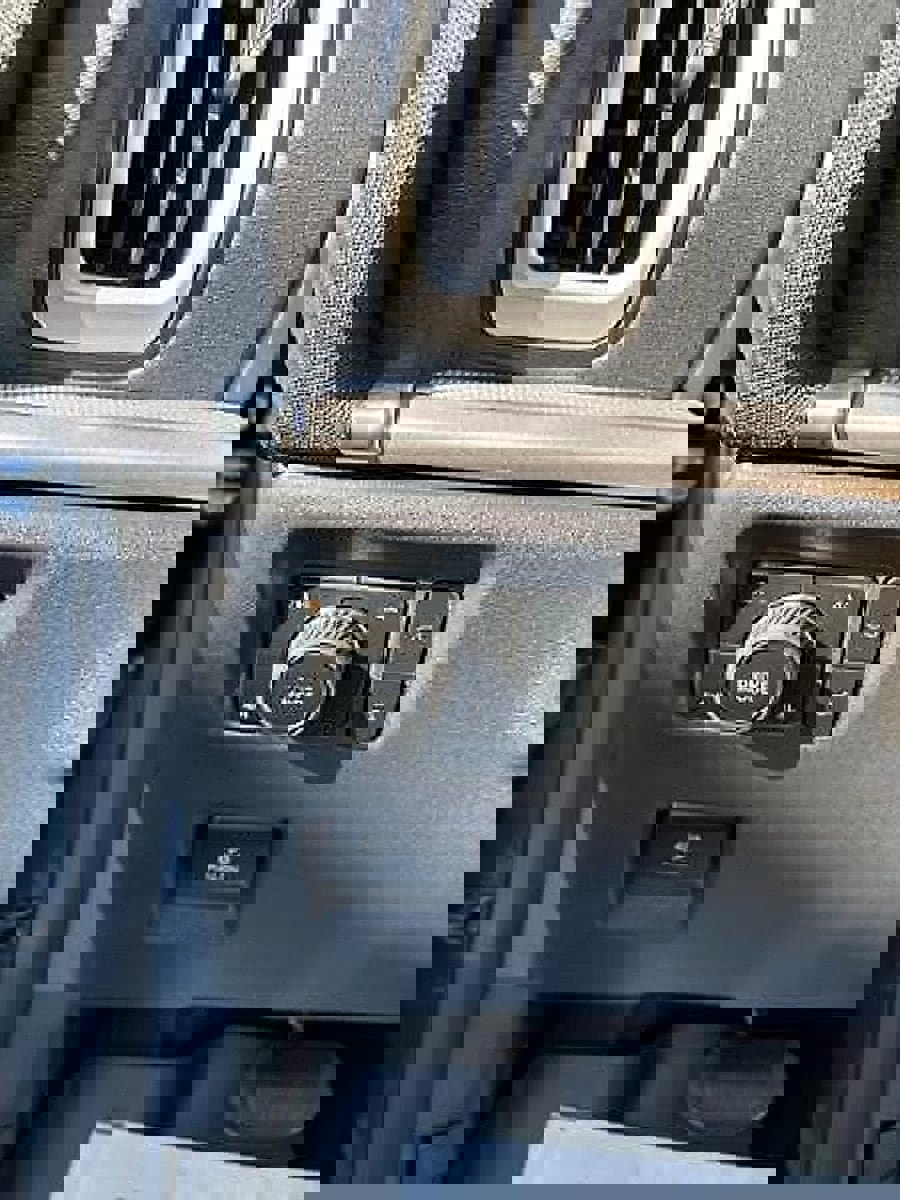 New 2025 Ford Expedition Active image 20