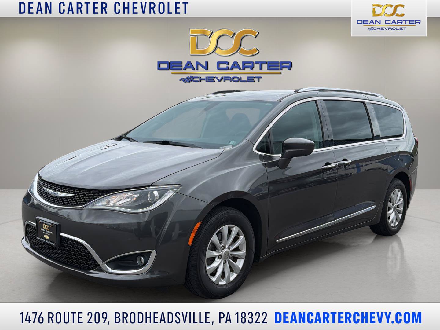 Used 2019 Chrysler Pacifica Touring-L FWD image 1