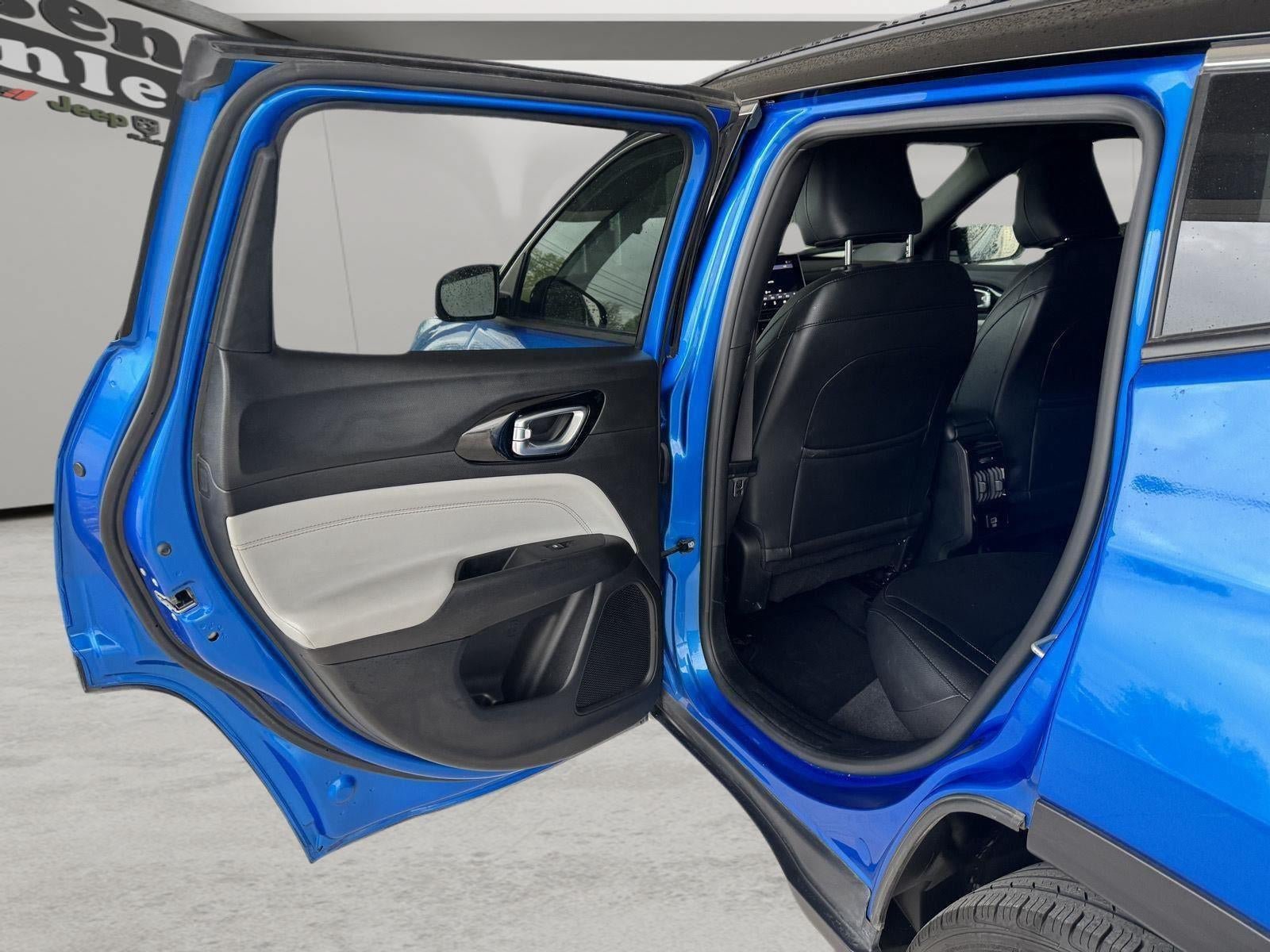 Used 2025 Jeep Compass Limited AWD/4WD image 33
