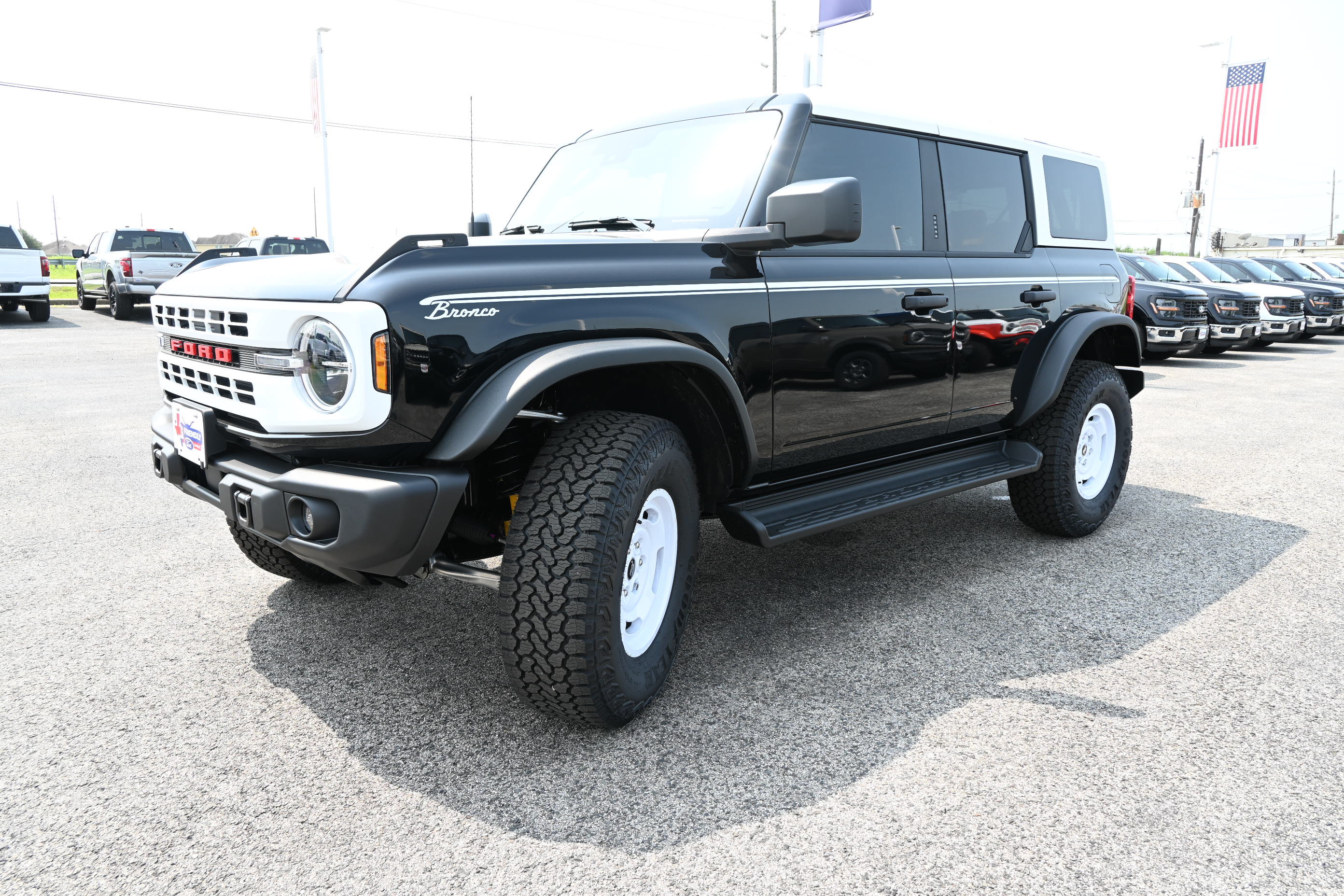 New 2026 Ford Bronco Heritage Edition AWD/4WD image 8