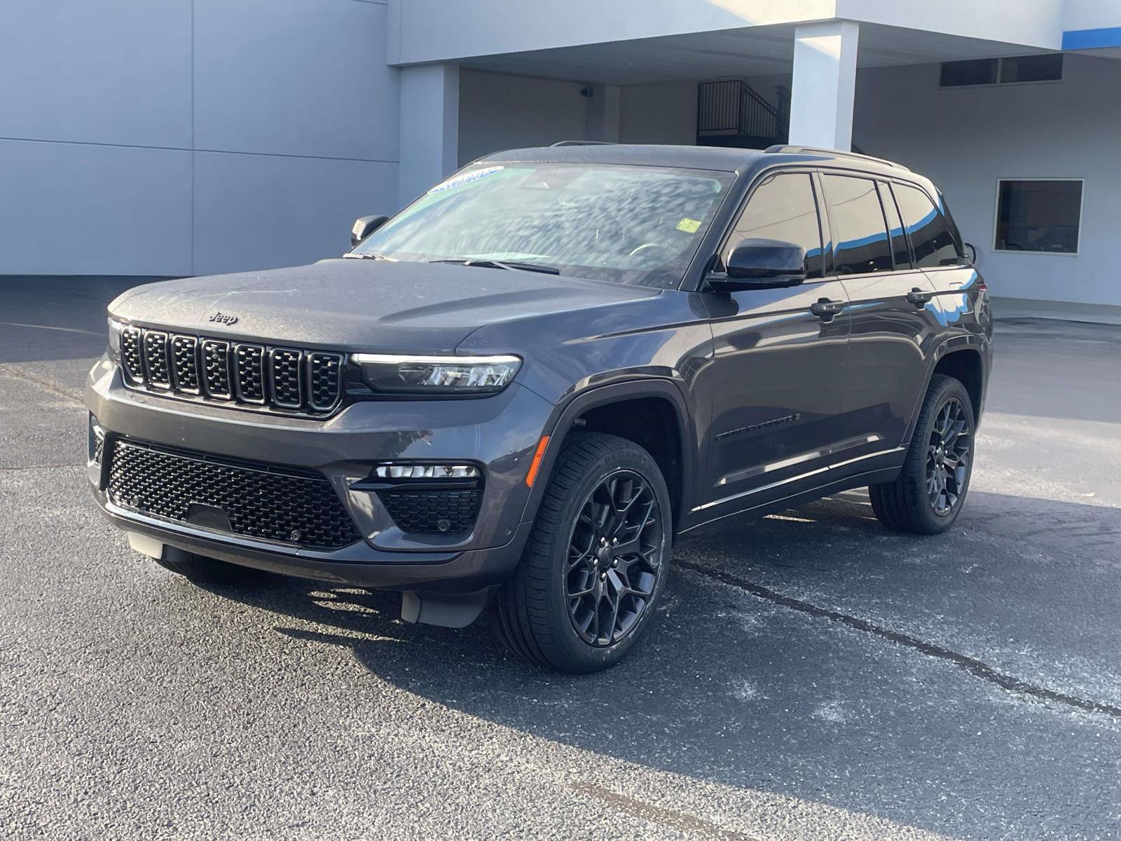 Certified 2025 Jeep Grand Cherokee Summit w/ Obsidian Package AWD/4WD image 12