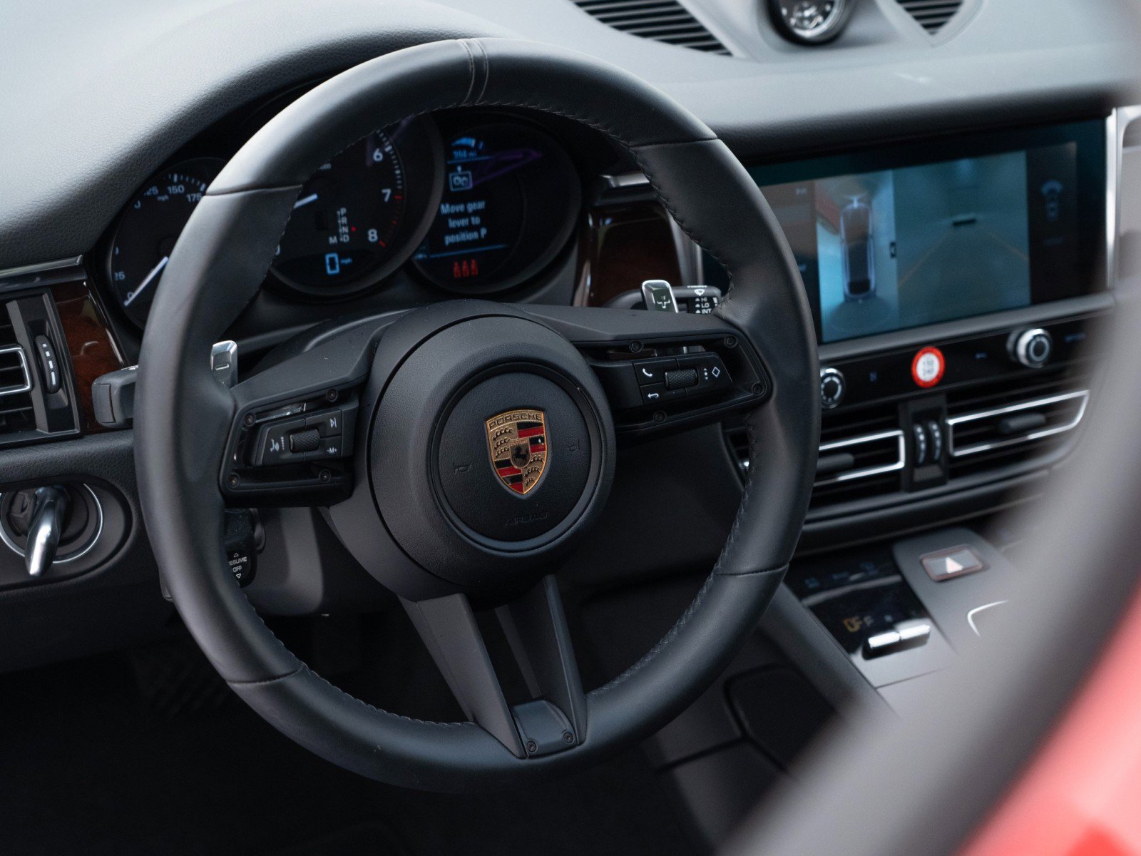 Certified 2025 Porsche Macan image 19