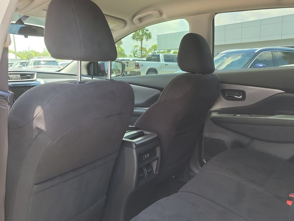 Used 2019 Nissan Murano S FWD image 16