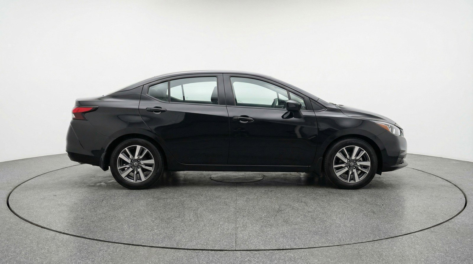 Used 2025 Nissan Versa SV FWD image 11