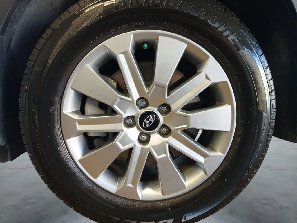 Used 2025 Hyundai Palisade SEL FWD image 14