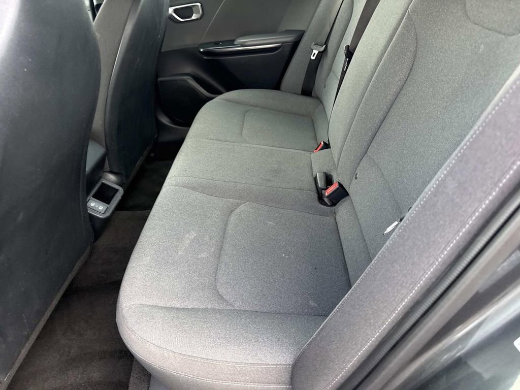 Used 2025 Kia K4 LXS image 13