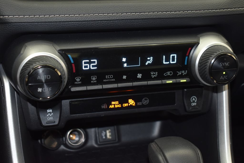 Used 2025 Toyota RAV4 XLE AWD/4WD image 20