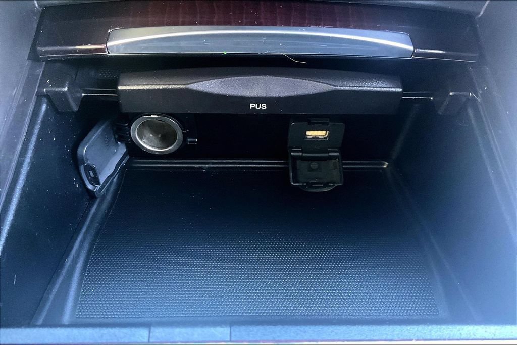 Used 2017 Acura TLX FWD image 34