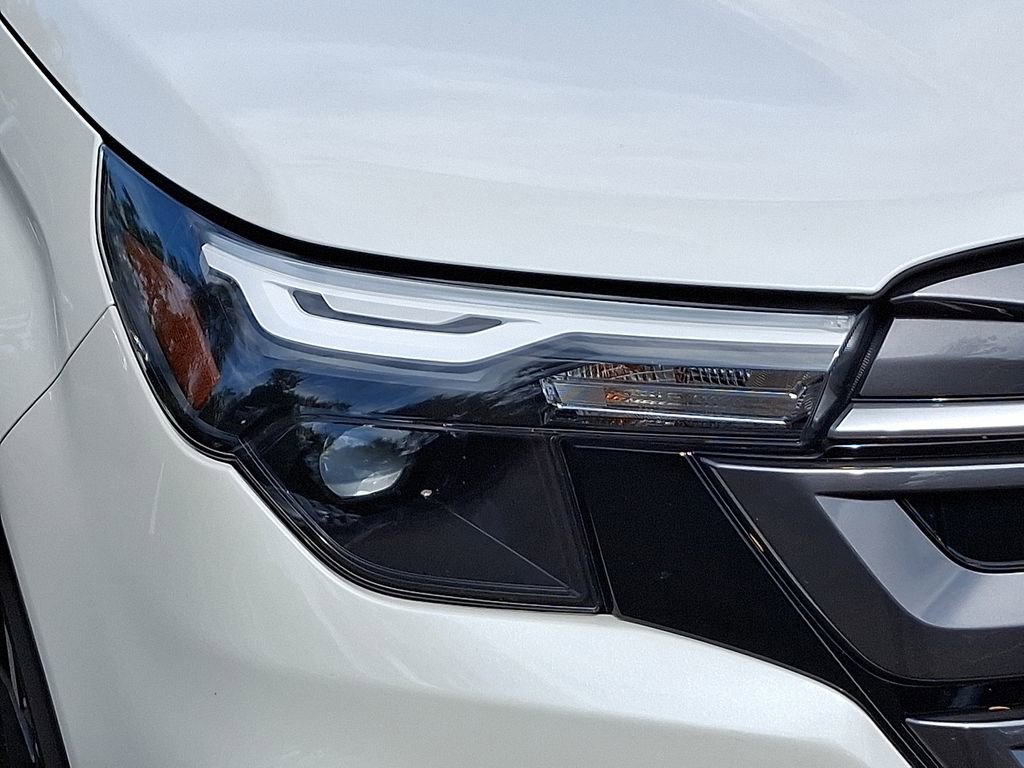 Used 2025 Subaru Forester Premium image 9