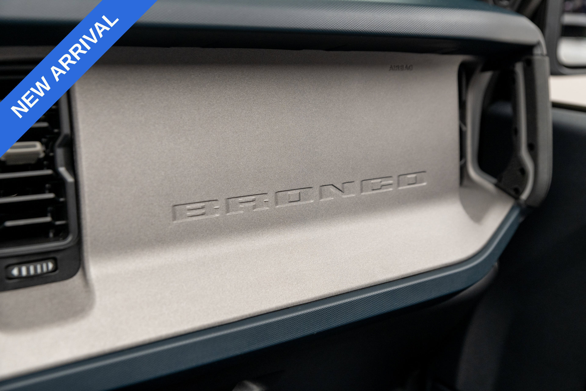 Used 2024 Ford Bronco Outer Banks AWD/4WD image 23