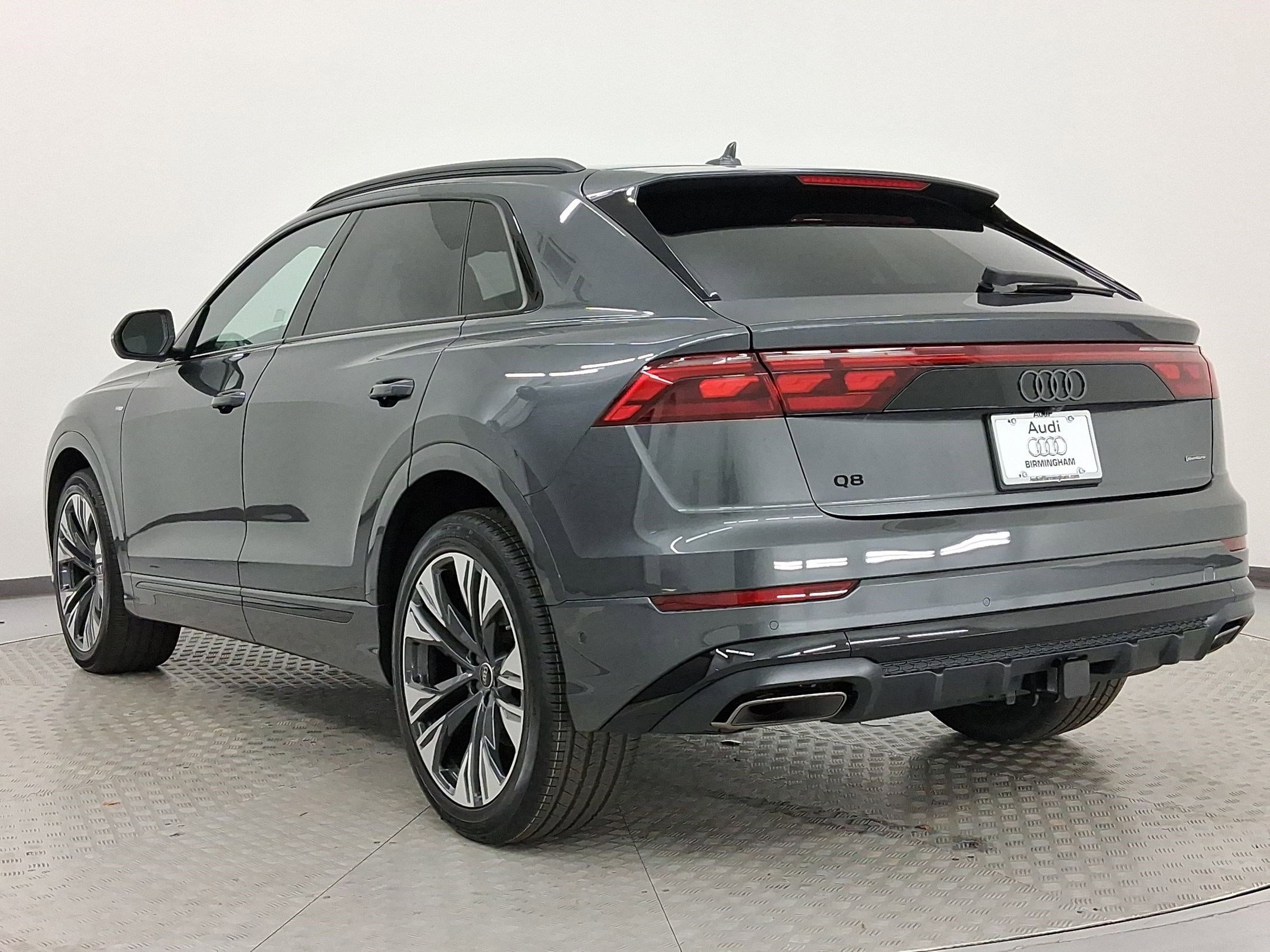 New 2026 Audi Q8 Prestige image 3