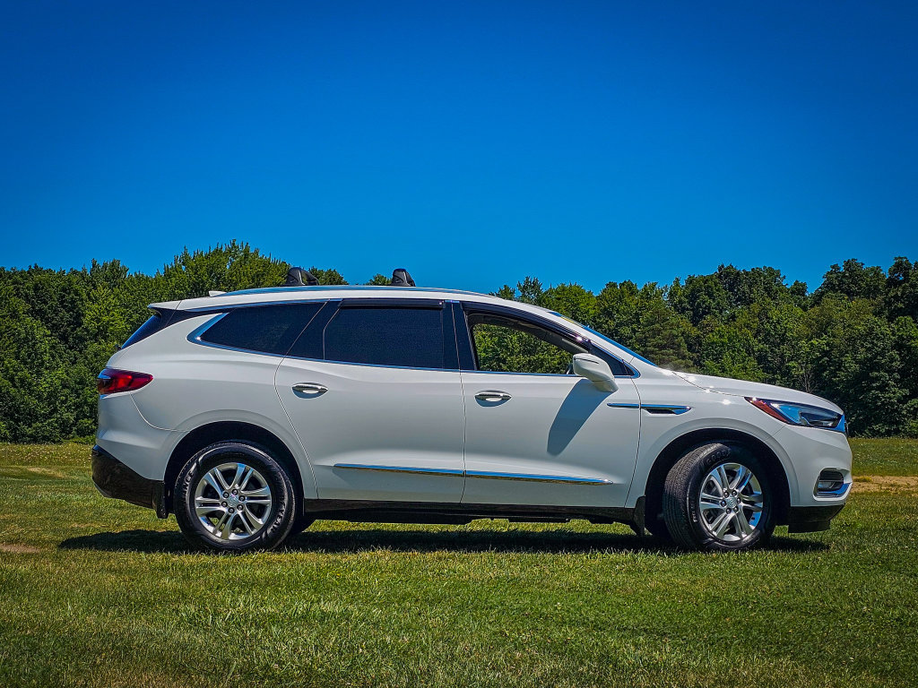 Used 2019 Buick Enclave Essence AWD/4WD image 2