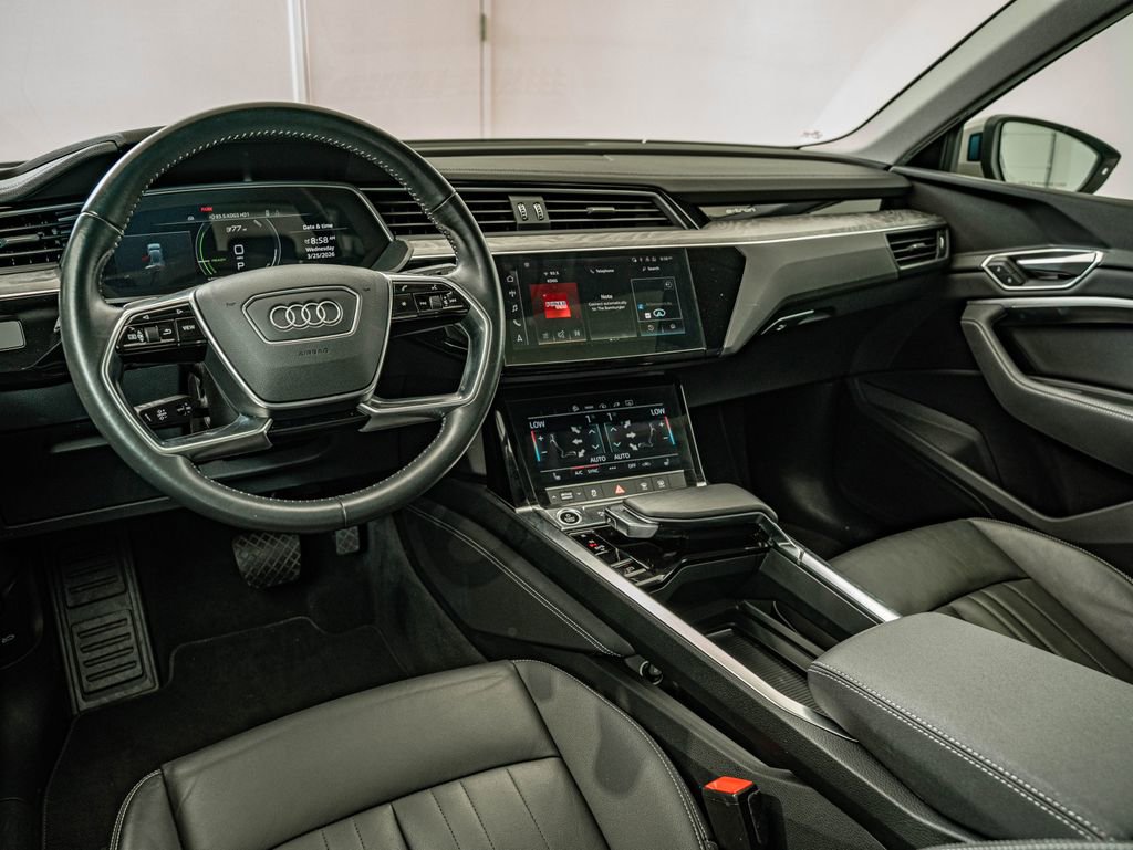 Used 2021 Audi e-tron Premium w/ Convenience Plus Package AWD/4WD image 4