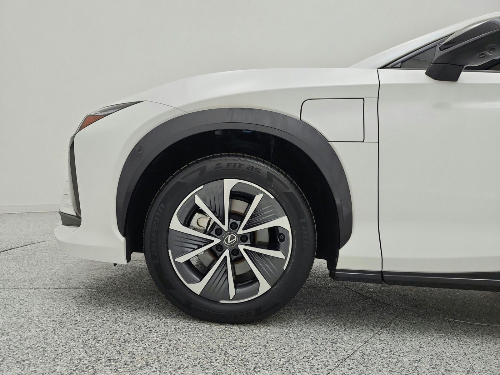 Used 2023 Lexus RZ 450e Premium w/ Technology Package AWD/4WD image 18