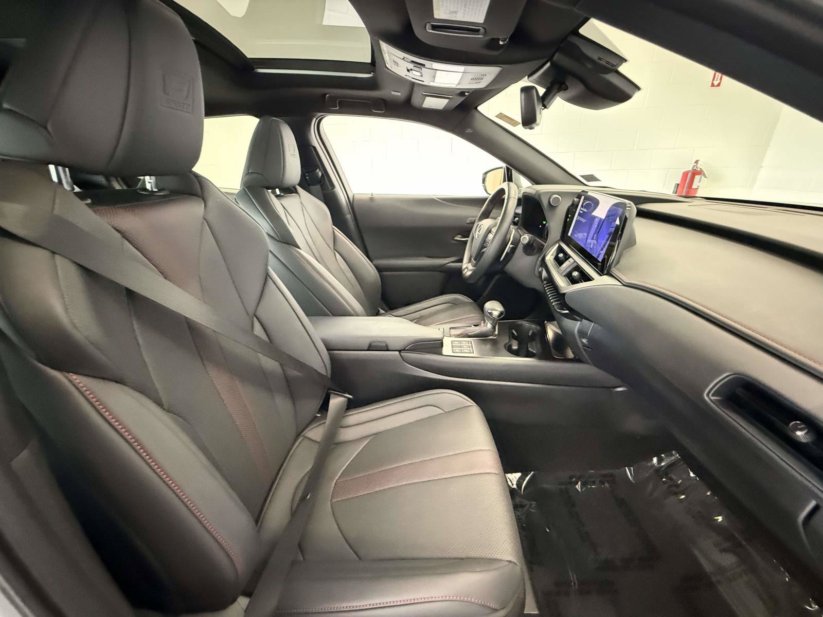 Used 2023 Lexus UX 250h F Sport AWD/4WD image 14