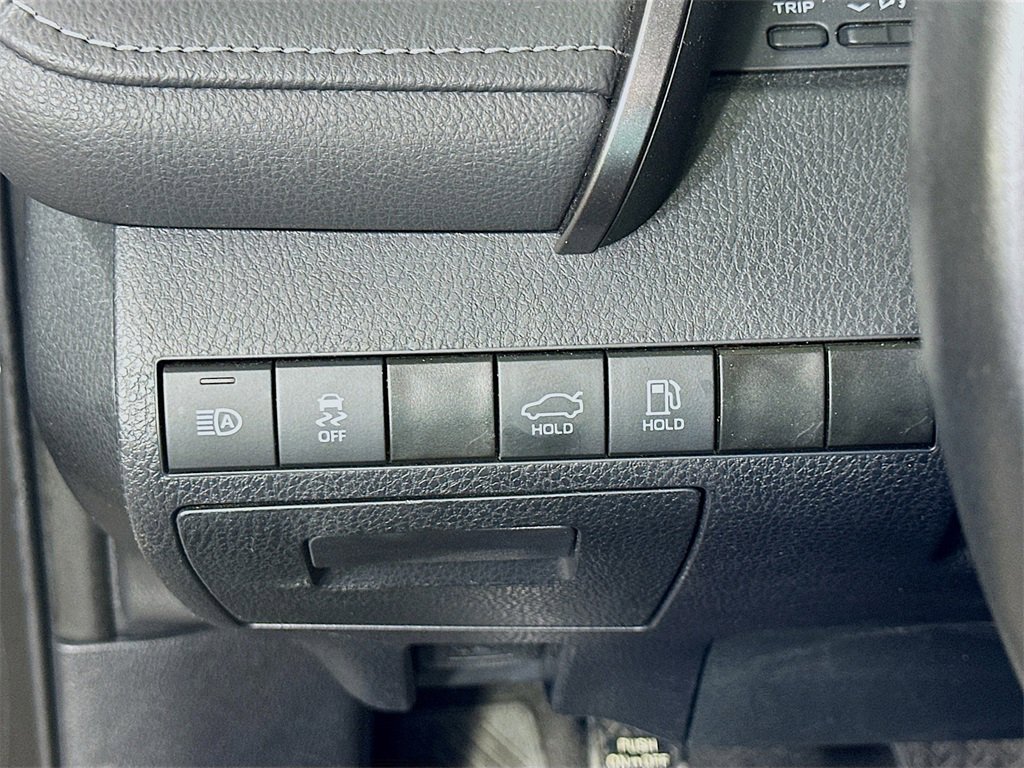 Used 2024 Toyota Camry SE image 21