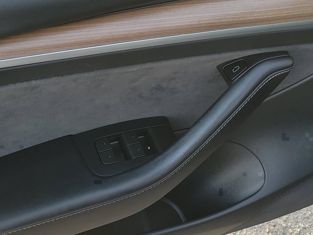 Used 2022 Tesla Model 3 Long Range AWD/4WD image 17