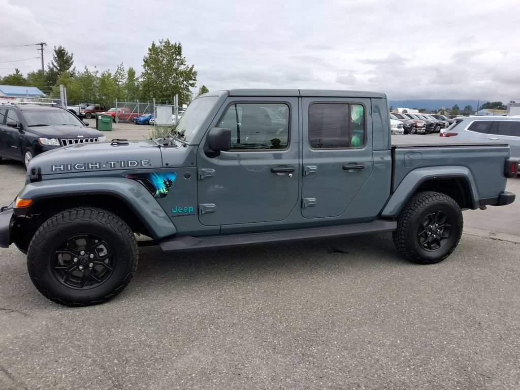 Certified 2025 Jeep Gladiator Sport AWD/4WD image 5