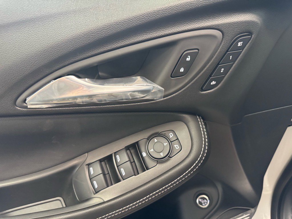 New 2026 Buick Encore GX Avenir w/ Avenir Technology Package image 18