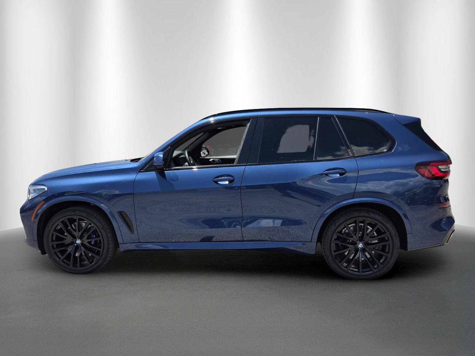 Used 2023 BMW X5 M50i w/ Executive Package AWD/4WD image 4