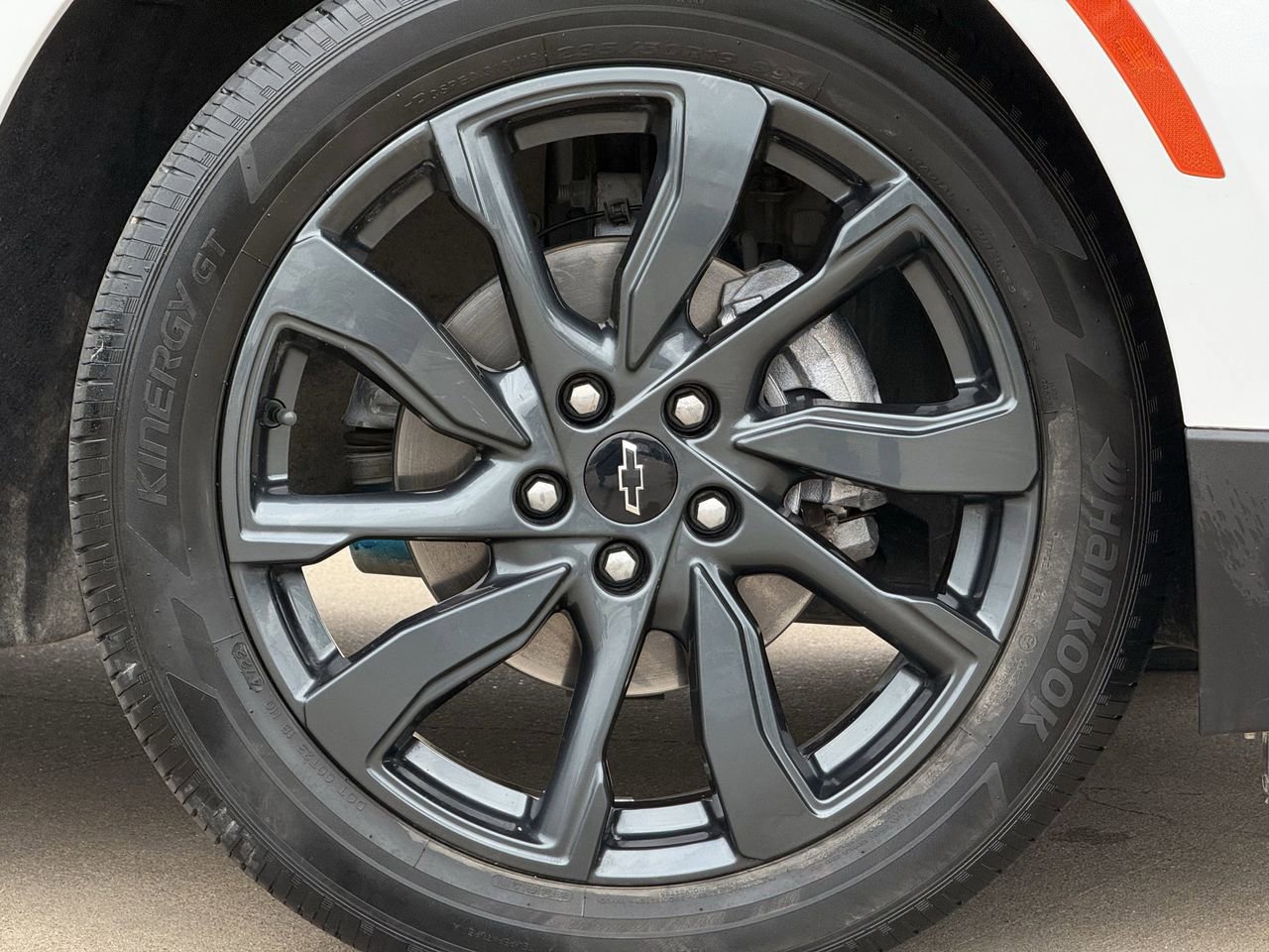 Used 2023 Chevrolet Equinox RS w/ RS Leather Package image 9