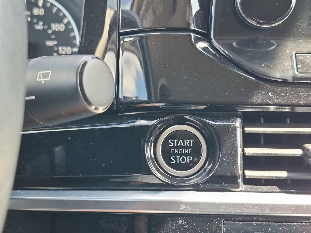 Used 2023 Nissan Pathfinder SL AWD/4WD image 23