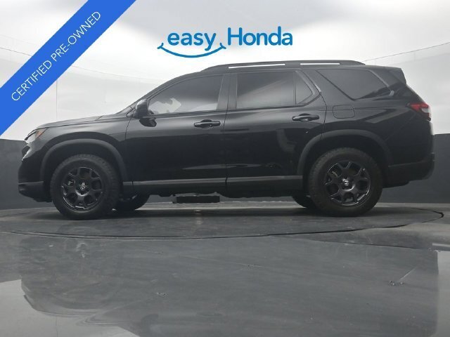 Used 2025 Honda Pilot TrailSport image 35