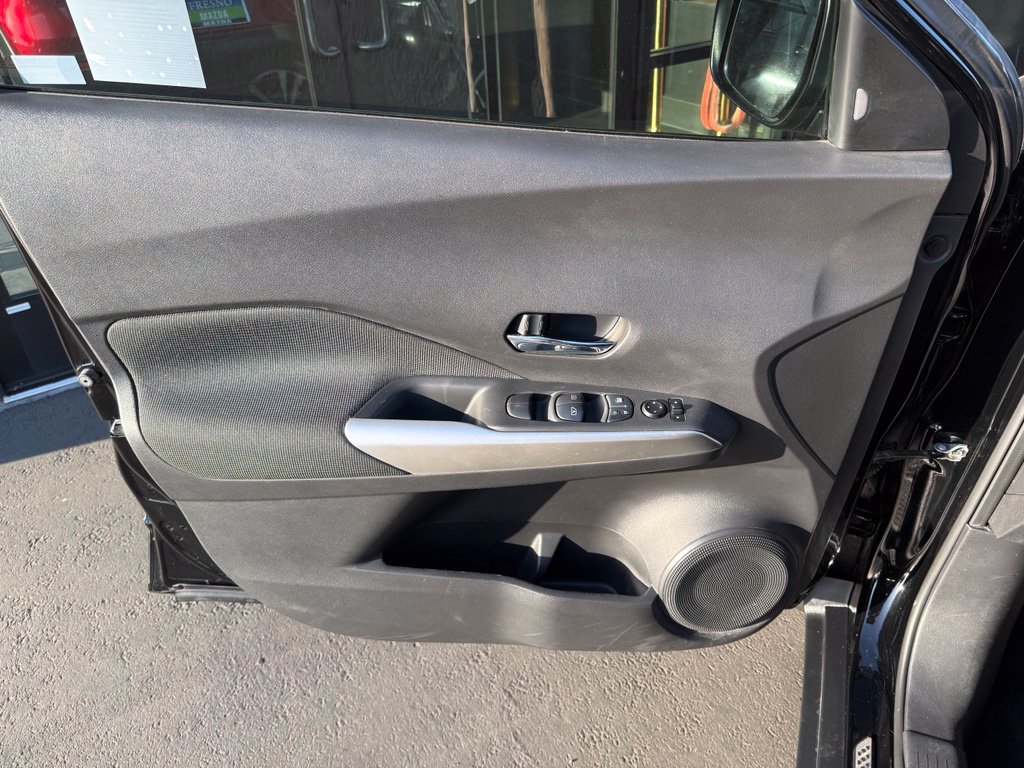 Used 2020 Nissan Kicks SV FWD image 27