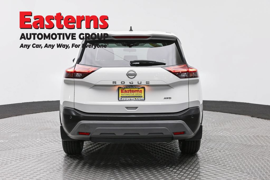 Used 2023 Nissan Rogue S AWD/4WD image 6