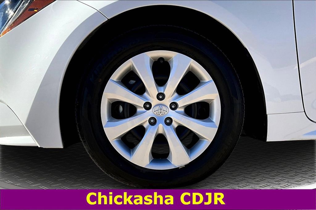 Used 2024 Toyota Corolla LE image 31