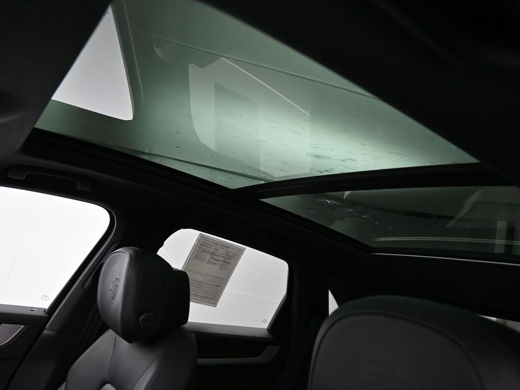 Used 2025 Porsche Cayenne S image 9