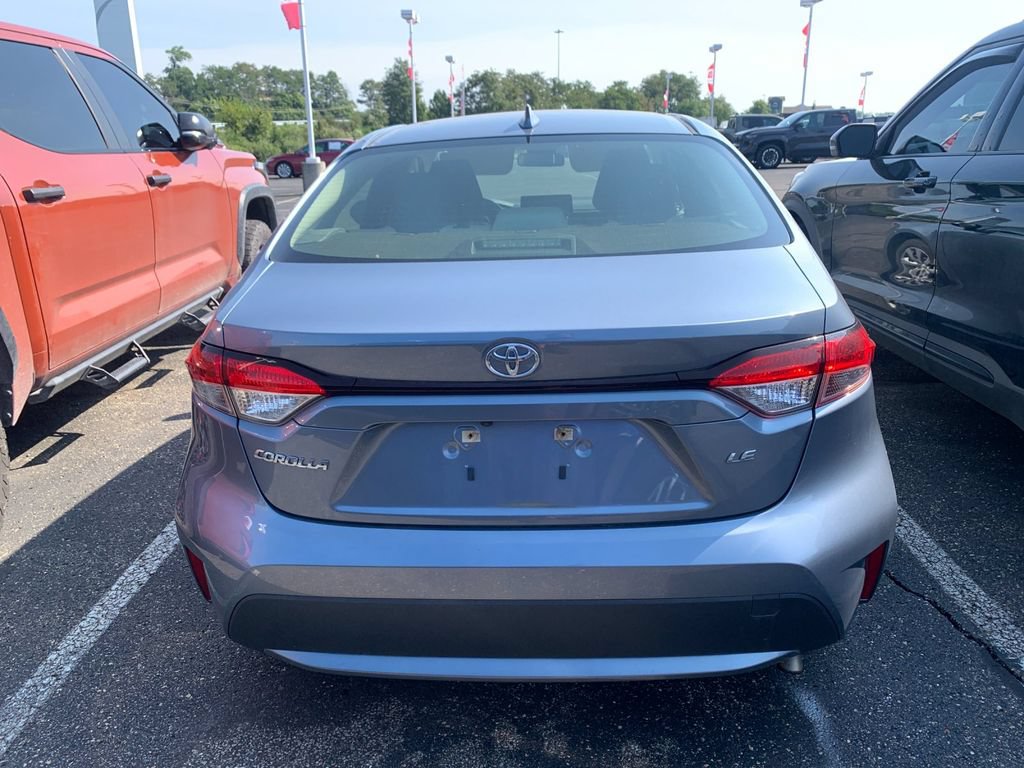 Used 2022 Toyota Corolla LE FWD image 3