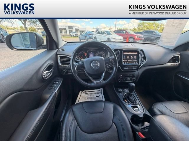 Used 2019 Jeep Cherokee Limited w/ Luxury Group AWD/4WD image 6