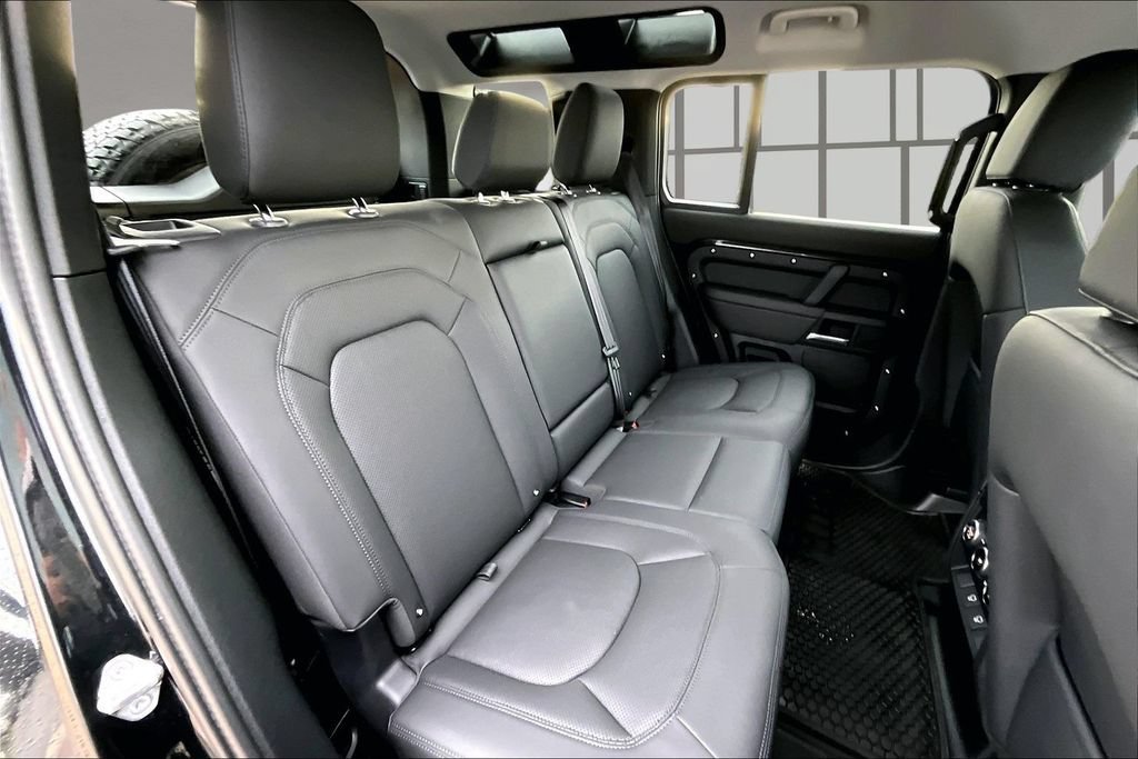 Used 2025 Land Rover Defender 110 S AWD/4WD image 27