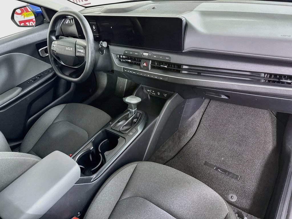 Certified 2025 Kia K4 FWD image 31