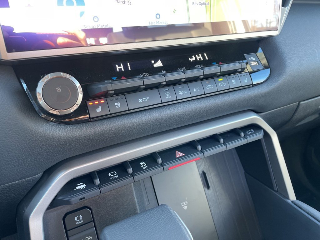 Used 2025 Toyota Tundra Limited image 30