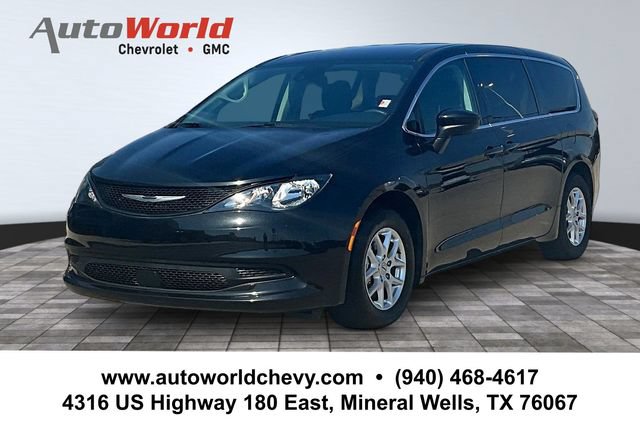 Used 2023 Chrysler Voyager LX FWD image 1