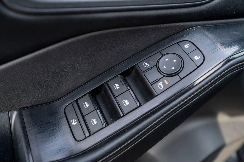 Used 2024 Nissan Rogue SV AWD/4WD image 19
