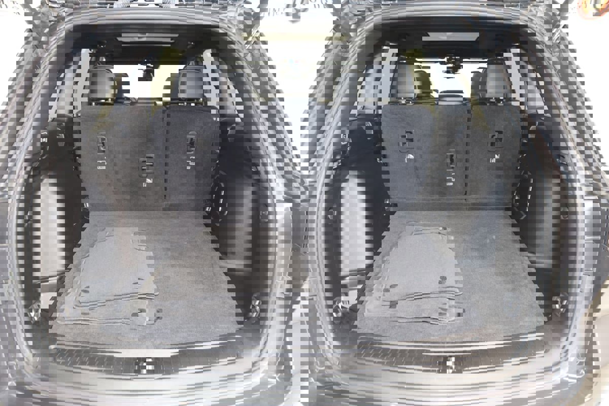 Used 2024 Jeep Grand Cherokee Limited w/ Luxury Tech Group II image 49