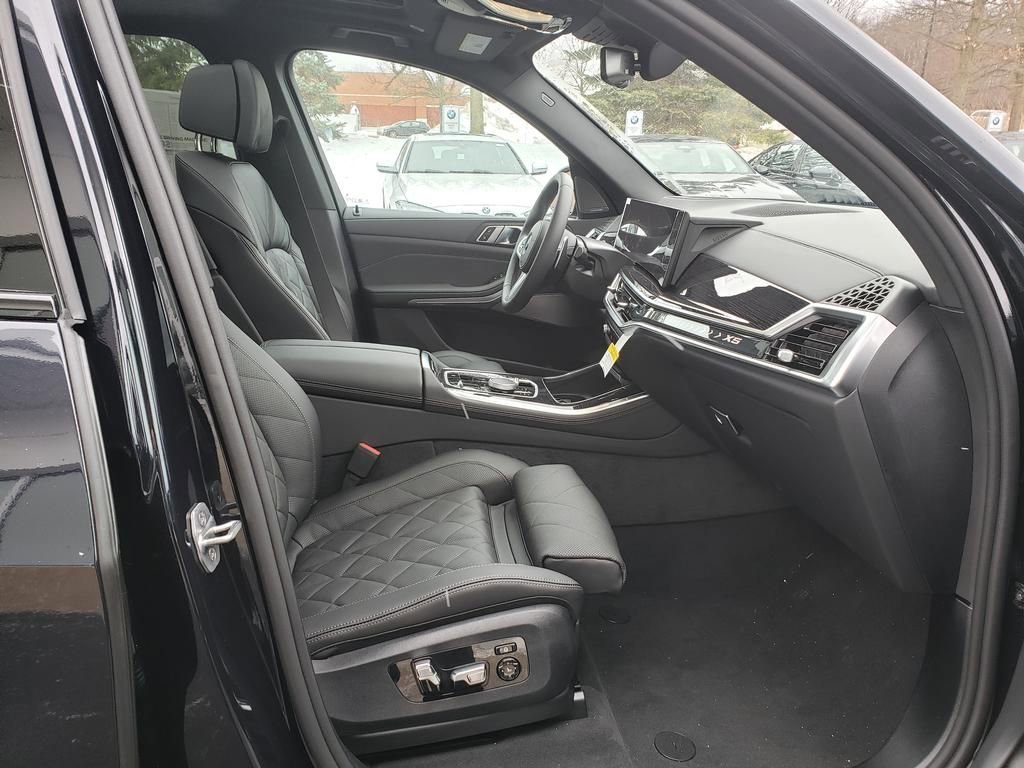 New 2026 BMW X5 xDrive50e image 21