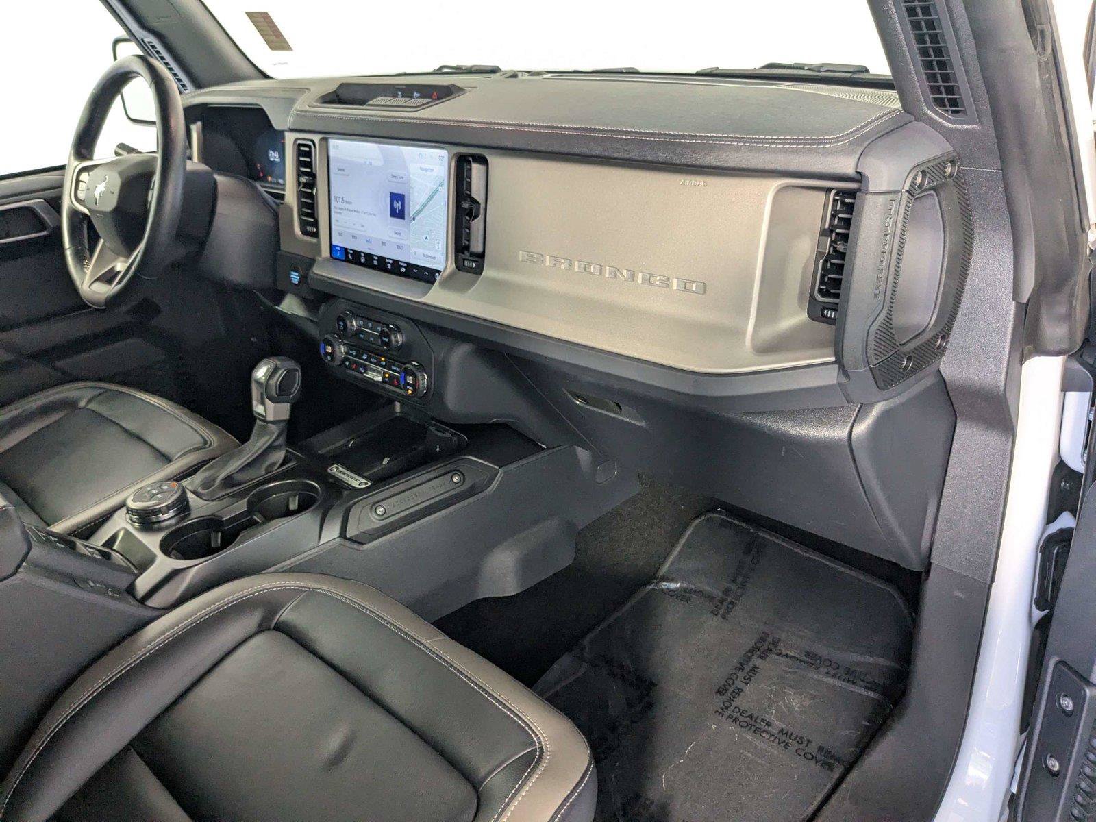 Used 2025 Ford Bronco Outer Banks AWD/4WD image 32