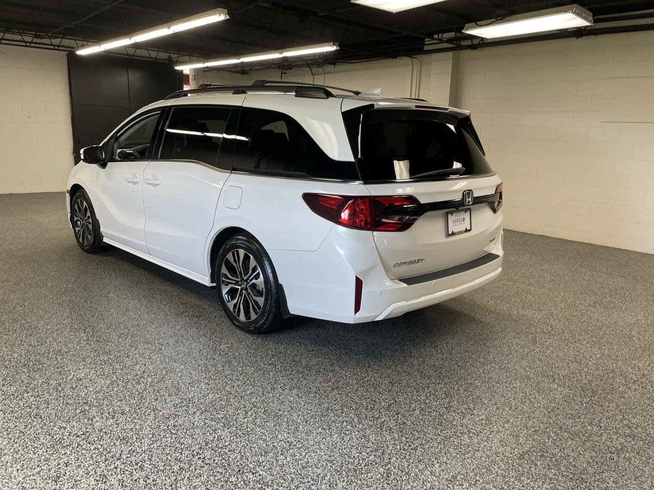 Used 2026 Honda Odyssey Elite image 8
