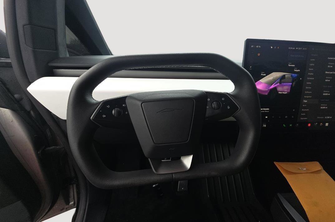 Used 2024 Tesla Cybertruck AWD Crew Cab image 13