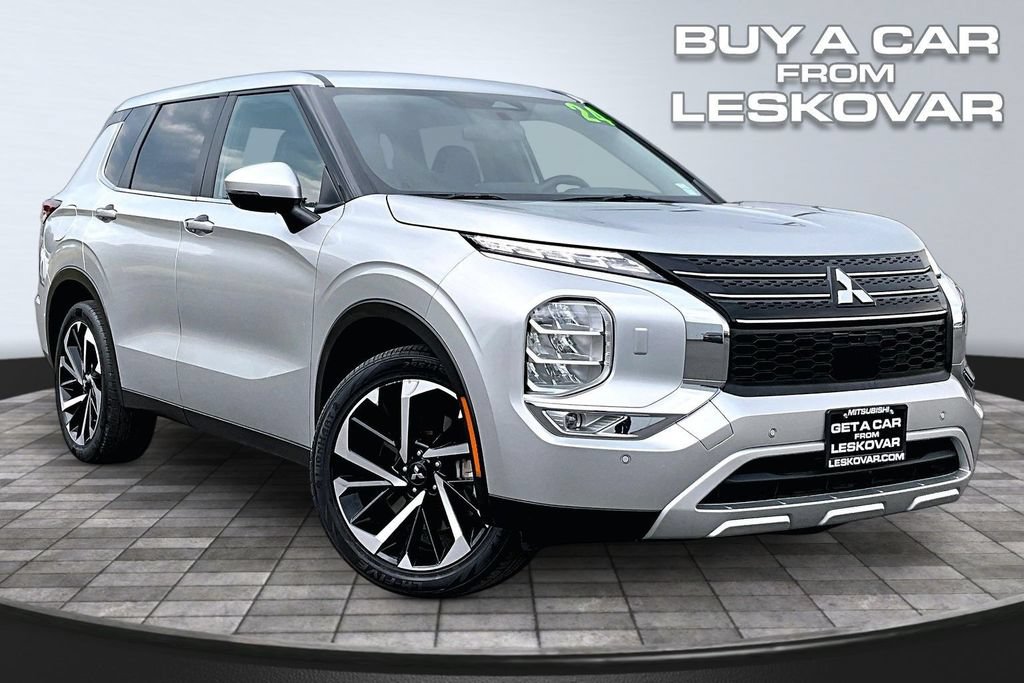 Used 2024 Mitsubishi Outlander SE