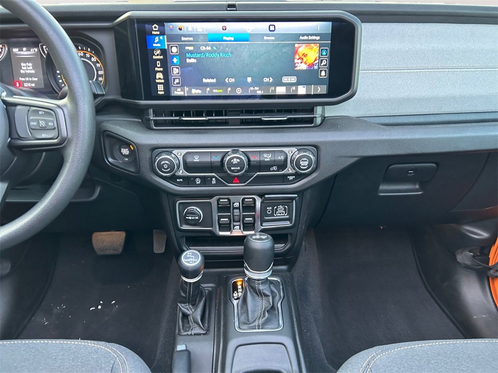 Used 2025 Jeep Wrangler Sport image 11