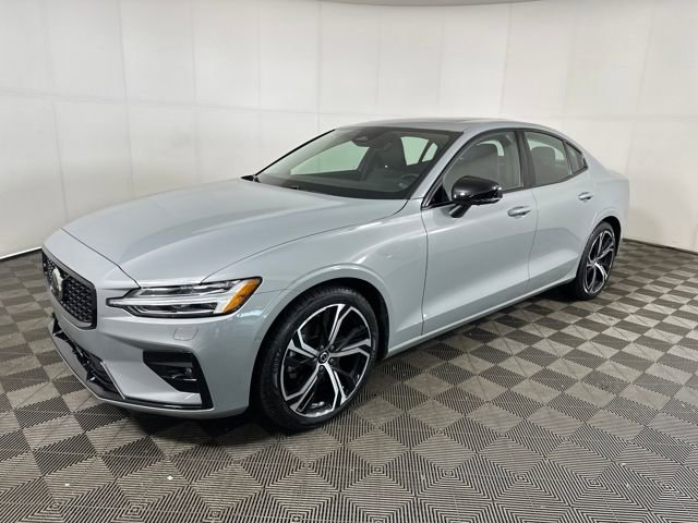 Used 2024 Volvo S60 B5 Plus image 7