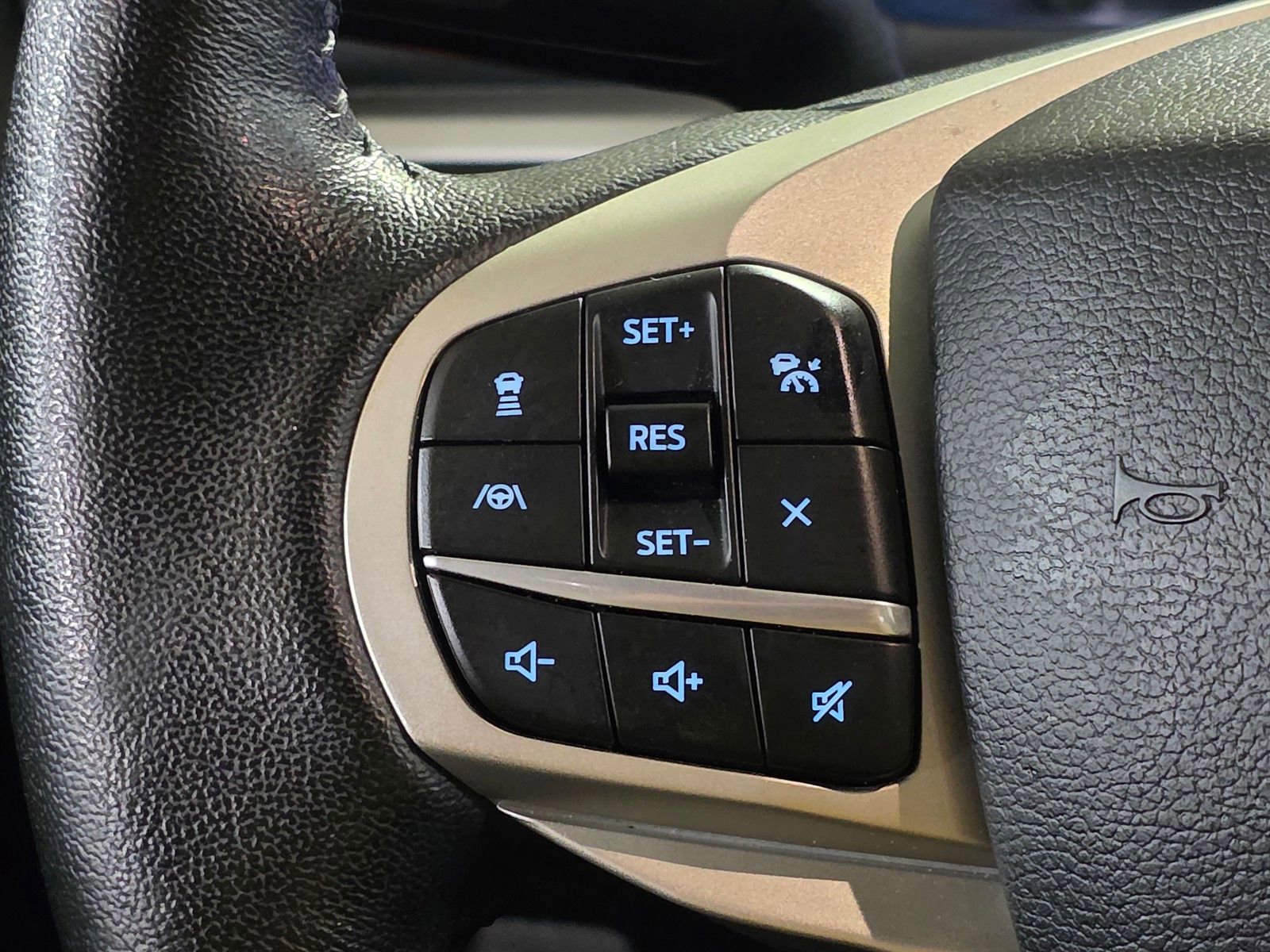 Used 2021 Ford Explorer XLT w/ Equipment Group 202A image 33