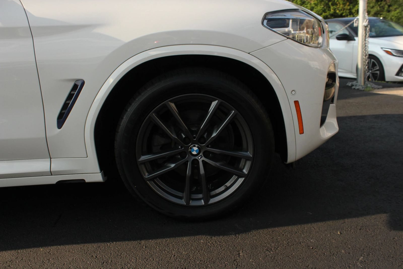 Used 2019 BMW X4 xDrive30i w/ Executive Package AWD/4WD image 3